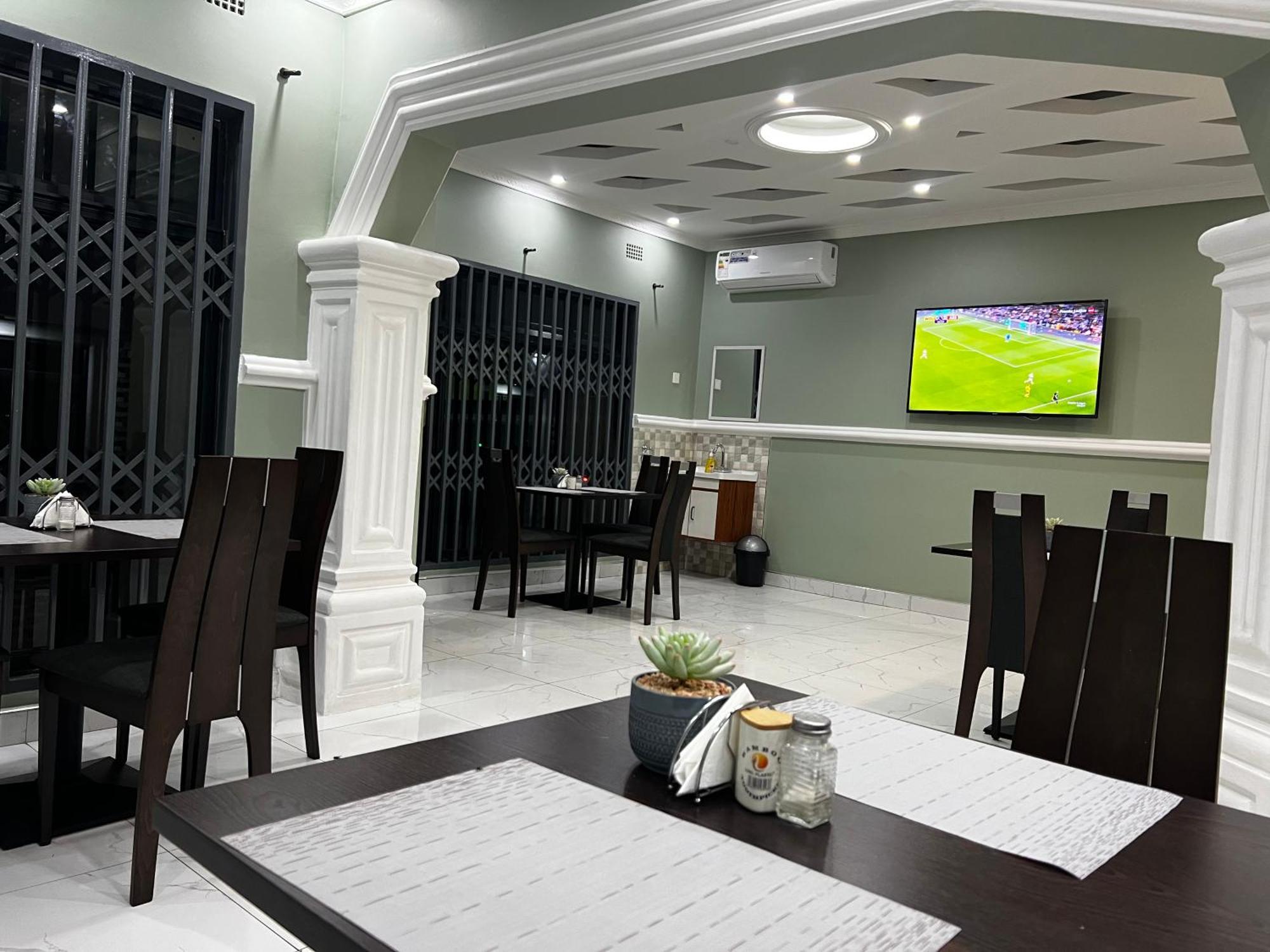Newday Lodge Apartments Lusaka Bagian luar foto